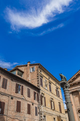 Fototapeta na wymiar Piazza Tolomei in Siena, Italy