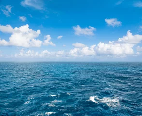 Foto op Plexiglas Turquoise sea water perfect blue sky Nature landscape © LiliGraphie