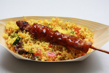 Rindfleisch-Reis-Schiffchen
