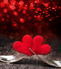 Valentinstag mit Herzen und Gabeln, Dekoration 