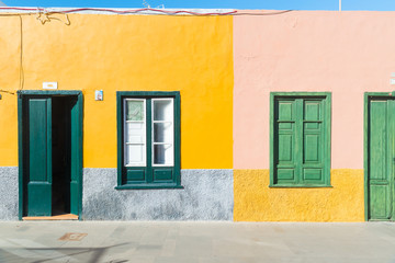 Häuser mit farbigen Fassaden, Puerto de la Cruz, Teneriffa, Spanien