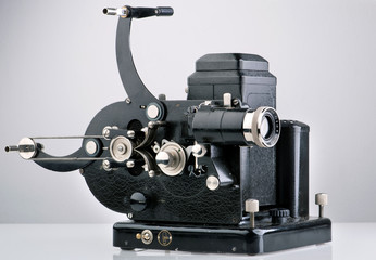 Filmprojektor alt mit Objektiv schwarz