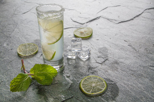 classic margarita drink with lime and salt