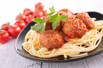 spaghetti with meatball