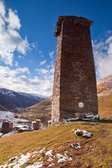 Kaukaz - Gruzja w jesiennej szacie. Caucassus autumnal mountains in Georgia.
