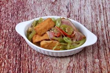 Fried green pepper with tofu and becon