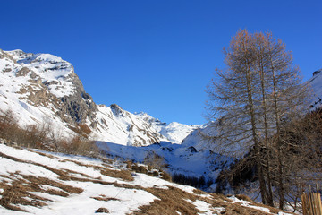 Massif enneigé de l'Iseran en Savoie, France