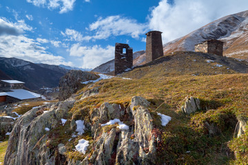 Kaukaz - Gruzja w jesiennej szacie. Caucassus autumnal mountains in Georgia. © rogozinski