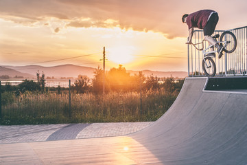 Sunset BMX riding © Oskar