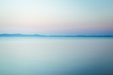 Ruhe bei Sonneaufgang