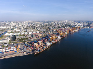 Fototapeta premium Aerial shot of large bangkok shipping port taken in afternoon