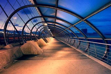 Tableaux ronds sur plexiglas Anti-reflet Helix Bridge Third Millennium Bridge at Night, Saragozza, Spain