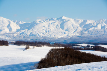 雪原と冬山