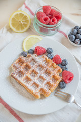 Waffeln mit Beeren