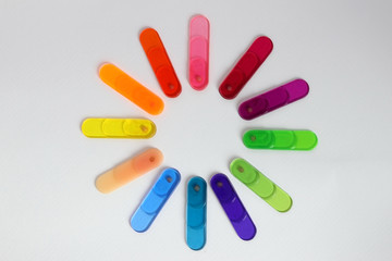 Sample colour of retainer on white screen round