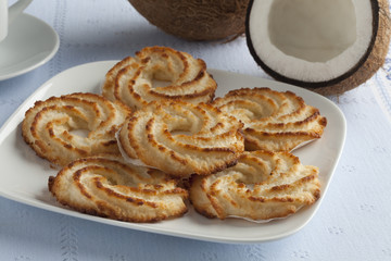 Dish with coconut cookies