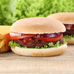 Hamburger und Pommes Frites