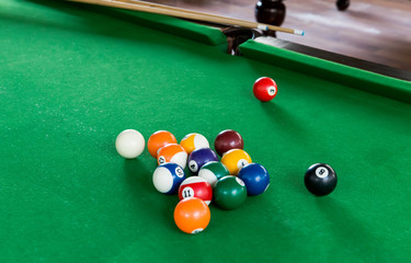 Billiard balls composition