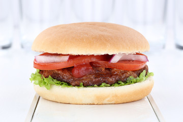 Hamburger Burger frisch Tomaten Salat