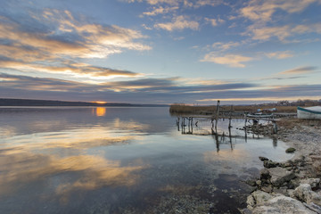 Fototapeta na wymiar calmness mood over the lake at sunset