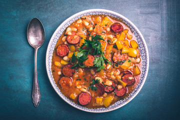 Eintopf mit Kabanossi Paprika und Bohnen
