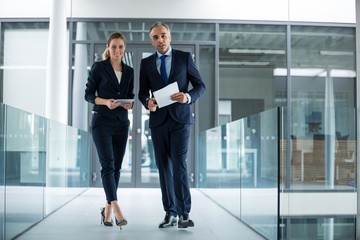 Fototapeta premium business colleagues standing with tablet