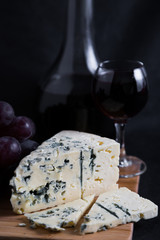 Red wine and blue cheese