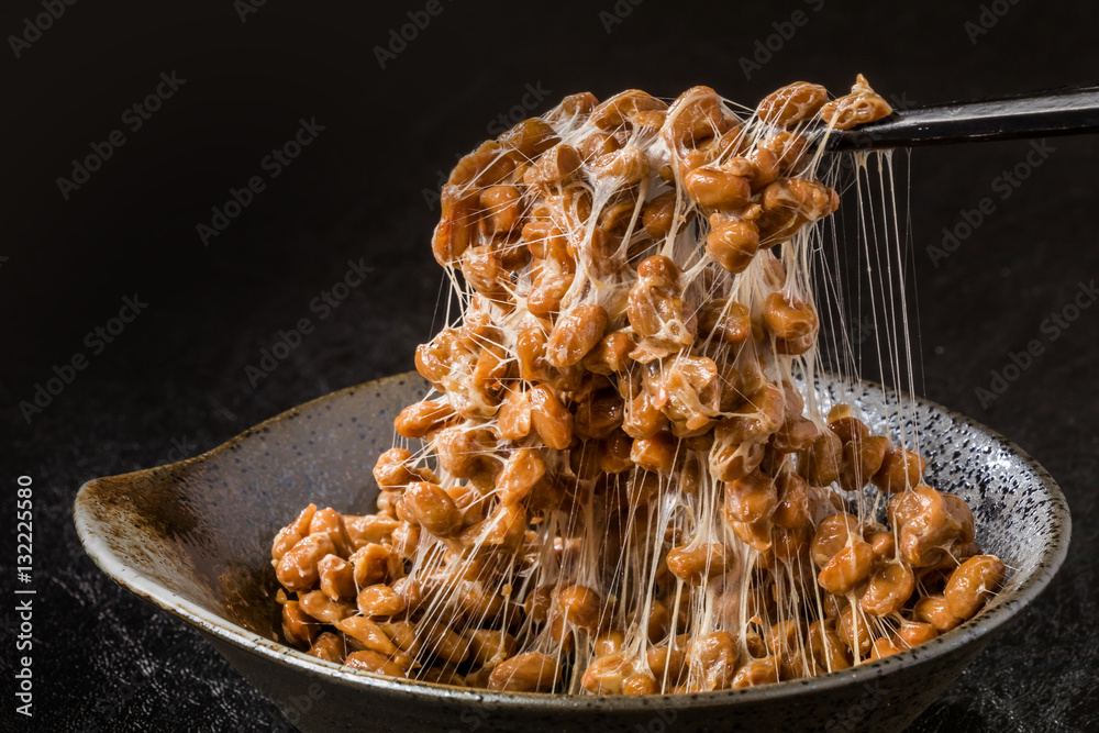 Wall mural 藁入り納豆　natto japanese foods