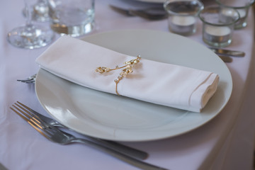 beautifully decorated wedding plate