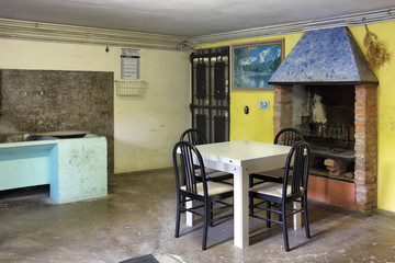 Ambiente con caminetto