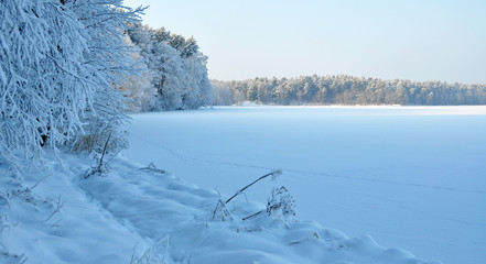 Jezioro Białe w bieli... © jadwiga.koniecko