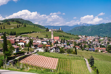 Fototapeta na wymiar Bergdorf in Südtirol