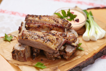 grilled ribs with sauce