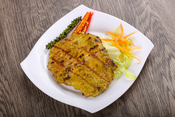Grilled meat with green curry