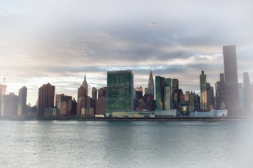 Obraz na płótnie Canvas Manhattan skyline HDR.