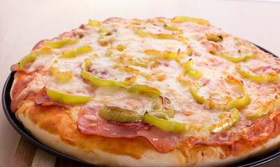 Baked round pizza