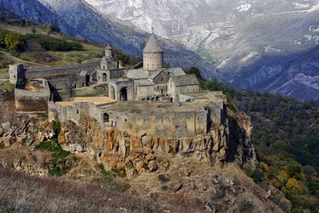 Das Kloster Tatev in den Bergen nahe Goris (Armenien)