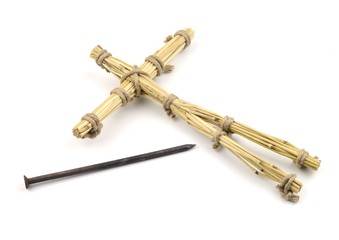 わら人形と五寸釘