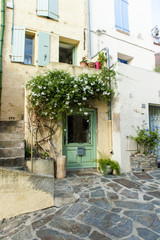 Fototapeta na wymiar Collioure old town streetscape.