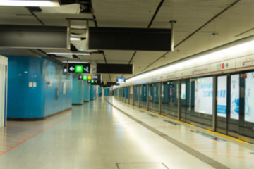Obraz premium Blurred city people lifestyle background, inside the train