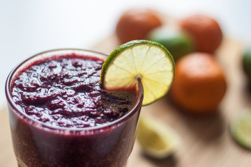 Berry smoothie with lime for weight loss