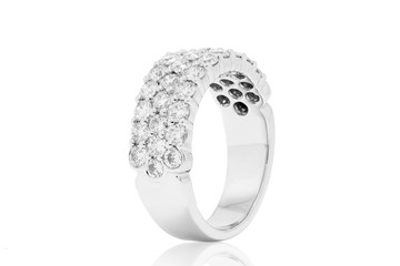 anillo con diamantes en oro blanco  joyeria de bodas