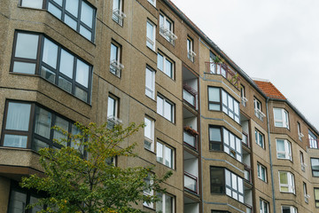 Obraz premium old ddr apartment house at berlin