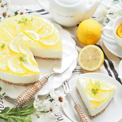 美味しいレモンチーズケーキでティータイム