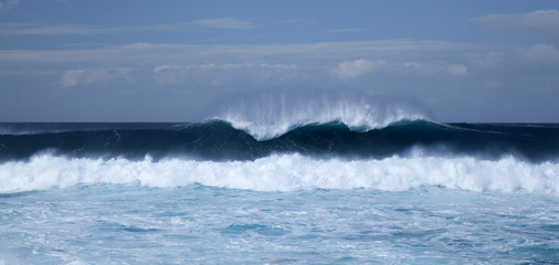 powerful ocean waves breaking
