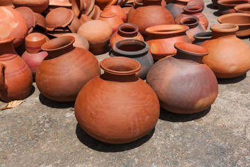 Fototapeta na wymiar Pots, dishes, and other articles made of baked clay.