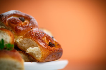 sweet rolls with raisins