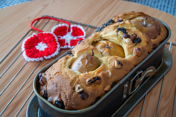 Fırından çıkartılmış meyveli kek