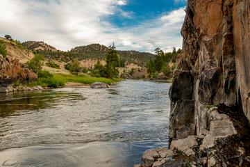 Vue panoramique en amont de la rivière Colorado Radium, Grand County, Colorado, USA