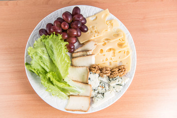 cheese grapes green salad 